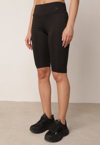 Born2be - Czarne Szorty Kolarki z Wysokim Stanem i Modelującym Pasem Toadgrass. Stan: podwyższony. Kolor: czarny. Styl: elegancki #3