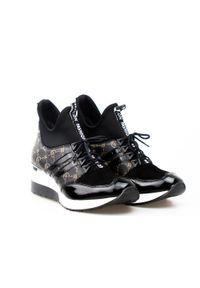 Inna - Sneakersy skórzane na koturnie czarne z wzorem Aga. Kolor: czarny. Materiał: skóra. Obcas: na koturnie. Wysokość obcasa: średni #3