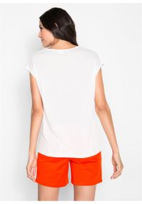 Shirt z nadrukiem bonprix biały z nadrukiem. Kolor: biały. Długość rękawa: krótki rękaw. Długość: krótkie. Wzór: nadruk #3