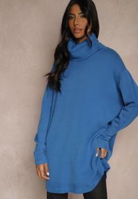 Renee - Niebieski Casualowy Golf Oversize z Wiskozą i Modalem Emira. Okazja: na co dzień. Typ kołnierza: golf. Kolor: niebieski. Materiał: wiskoza. Długość rękawa: długi rękaw. Długość: długie. Wzór: jednolity. Styl: casual #3