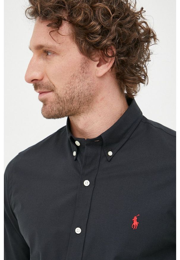 Polo Ralph Lauren koszula 710832480006 męska kolor czarny slim z kołnierzykiem button-down. Typ kołnierza: button down, polo. Kolor: czarny. Materiał: tkanina. Długość rękawa: długi rękaw. Długość: długie. Wzór: gładki