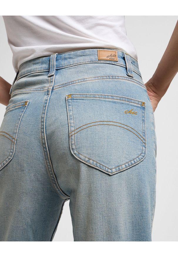Lee - DAMSKIE SPODNIE LEE CBL MOM JEANS DENIM DAYS L34HUXE27 112340616. Okazja: na co dzień. Sezon: lato. Styl: klasyczny, elegancki, casual