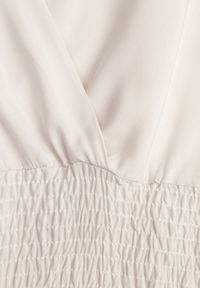 Born2be - Beżowa Sukienka z Wiskozy Saede. Okazja: na co dzień. Kolor: beżowy. Materiał: wiskoza. Wzór: gładki. Sezon: lato. Typ sukienki: kopertowe. Styl: casual. Długość: mini #5