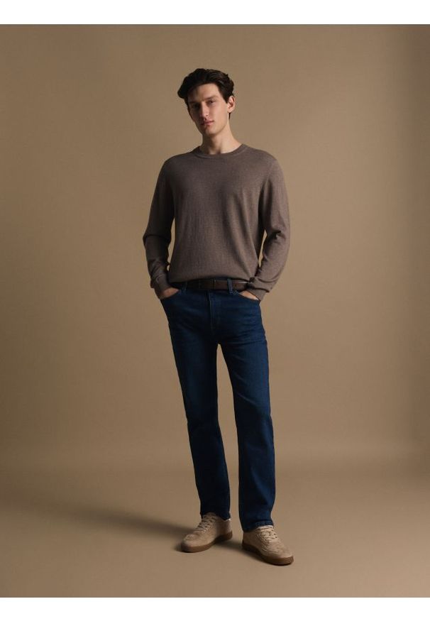 Reserved - Sweter z domieszką kaszmiru - beżowy. Kolor: beżowy. Materiał: kaszmir