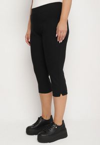 Born2be - Czarne Spodnie z Bawełny o Kroju Capri Dolonisa. Okazja: na co dzień. Kolor: czarny. Materiał: bawełna. Styl: młodzieżowy, elegancki, casual