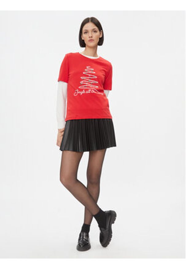 Vila T-Shirt 14090227 Czerwony Regular Fit. Kolor: czerwony. Materiał: bawełna
