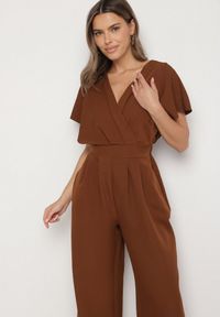 Born2be - Brązowy Elegancki Kombinezon z Marszczeniem i Wcięciem w Talii Melonessa. Okazja: na co dzień. Kolor: brązowy. Sezon: jesień, wiosna. Styl: elegancki #4