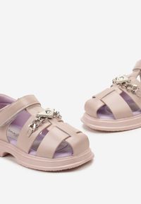 Born2be - Różowe Sandały Gladiatorki Ozdobione Łańcuszkiem i Cyrkoniami ze Skórzaną Wkładką Eossa. Nosek buta: okrągły. Zapięcie: rzepy. Kolor: różowy. Materiał: skóra. Wzór: aplikacja. Sezon: lato. Styl: klasyczny #3