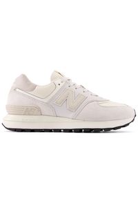 Buty męskie New Balance U574LGWD – białe. Okazja: na co dzień. Kolor: biały. Materiał: guma, zamsz, skóra, materiał, syntetyk, dresówka. Szerokość cholewki: normalna. Model: New Balance 574