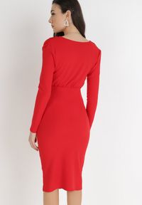 Born2be - Czerwona Sukienka Achaea. Kolor: czerwony. Typ sukienki: kopertowe. Styl: elegancki. Długość: midi #5