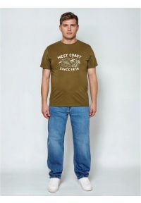 Big-Star - Koszulka męska z nadrukiem khaki Reddrez 303. Kolor: zielony. Materiał: dzianina, bawełna, jeans, materiał. Wzór: nadruk. Sezon: lato. Styl: wakacyjny, klasyczny #7