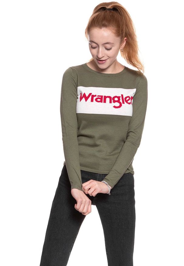 Wrangler - DAMSKI SWETER WRANGLER INTARISA KNIT DEEP LICHEN GRN W800SPW1X 112132198. Wzór: nadruk