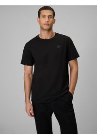4f - 4F T-shirt regular gładki męski - czarny M. Okazja: na co dzień. Kolor: czarny. Materiał: jeans, materiał. Wzór: gładki. Styl: casual, klasyczny #1