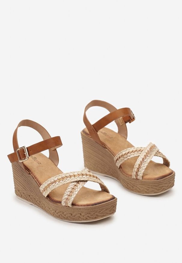 Born2be - Beżowe Sandały Boho na Plecionym Koturnie z Ozdobnymi Paskami Rosasaria. Okazja: na co dzień. Zapięcie: pasek. Kolor: beżowy. Materiał: jeans. Wzór: paski. Sezon: lato. Obcas: na koturnie. Styl: boho