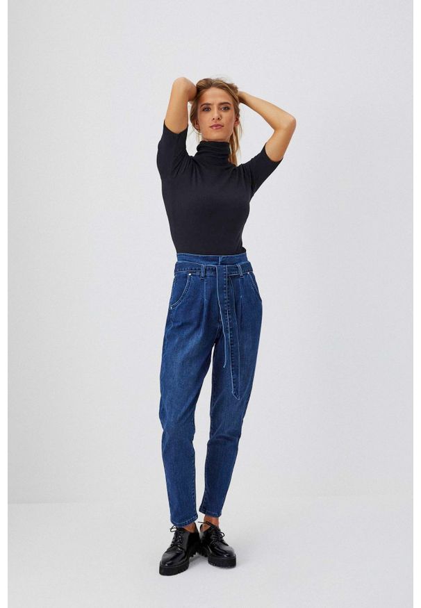 MOODO - Jeansy extra high waist. Stan: podwyższony. Długość: długie. Wzór: gładki