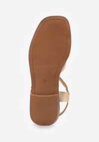 Born2be - Złote Sandały VICES z Przeplatanymi Paskami i Elegancką Aplikacją Peticea. Okazja: na co dzień. Zapięcie: pasek. Kolor: złoty. Materiał: jeans. Wzór: aplikacja. Sezon: lato. Styl: elegancki #4