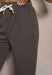 Renee - Ciemnoszare Spodnie Dresowe o Prostym Kroju z Gumką w Pasie Miritia. Okazja: na co dzień. Kolor: szary. Materiał: dresówka. Styl: casual #4