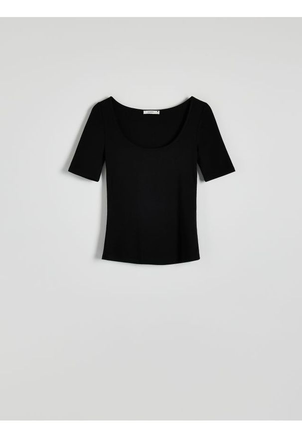 Reserved - T-shirt slim fit z wiskozą - czarny. Kolor: czarny. Materiał: wiskoza