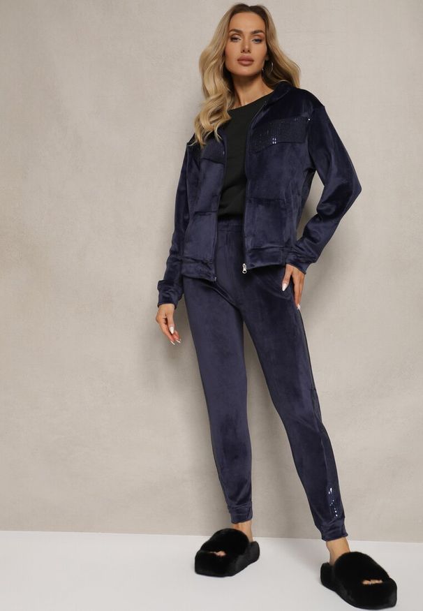 Renee - Granatowy Komplet Dresowy 2-Częściowy Bluza z Kapturem i Cekinami i Spodnie na Gumce Colan. Kolor: niebieski. Materiał: dresówka