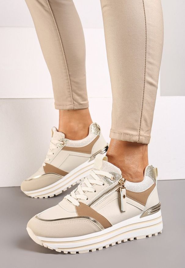 Born2be - Beżowe Sneakersy na Grubej Podeszwie z Brokatowymi Wstawkami i Ozdobnym Suwakiem Mairanne. Okazja: na co dzień. Nosek buta: okrągły. Zapięcie: sznurówki. Kolor: beżowy