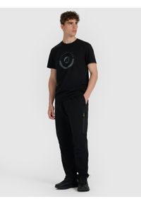 4f - 4F T-shirt regular z nadrukiem męski - czarny S. Okazja: na co dzień. Kolor: czarny. Materiał: materiał, bawełna. Wzór: nadruk. Styl: casual
