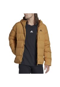 Adidas - Kurtka adidas Helionic Hooded Down HG8748 - brązowa. Okazja: na co dzień. Typ kołnierza: kaptur. Kolor: brązowy. Materiał: puch, materiał, poliester. Wzór: aplikacja. Styl: casual, klasyczny