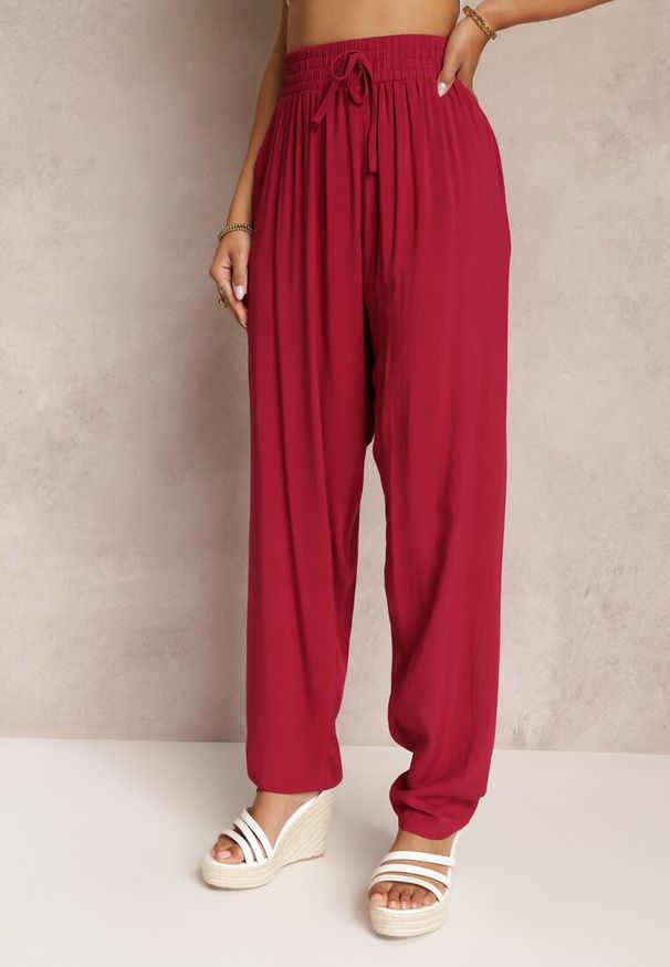 Renee - Bordowe Spodnie z Wiskozy z Gumką w Pasie Stetia. Okazja: na co dzień. Kolor: czerwony. Materiał: wiskoza. Styl: casual, elegancki