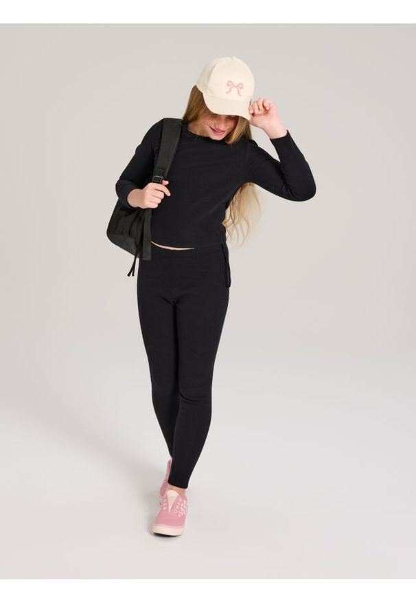 Sinsay - Legginsy z grubej prążkowanej dzianiny - czarny. Kolor: czarny. Materiał: dzianina, prążkowany