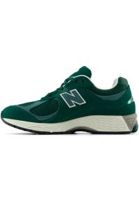 Sneakersy unisex New Balance M2002RFK. Kolor: zielony. Materiał: skóra, guma. Szerokość cholewki: normalna