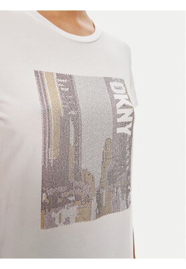 DKNY T-Shirt P4DHQWNA Biały Regular Fit. Kolor: biały. Materiał: bawełna