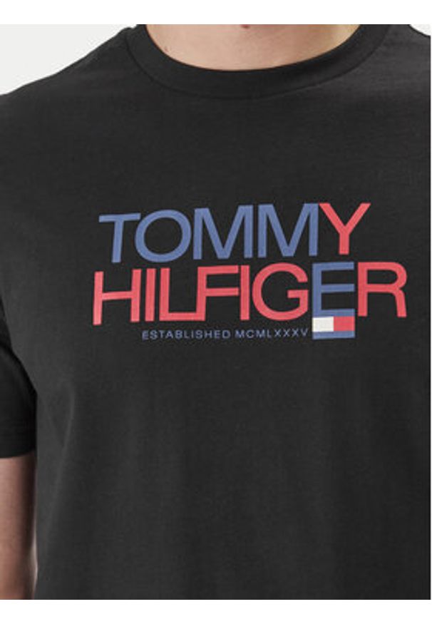 TOMMY HILFIGER - Tommy Hilfiger T-Shirt Brand Love Big Text MW0MW42369 Czarny Regular Fit. Kolor: czarny. Materiał: bawełna