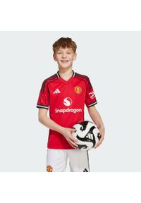 Adidas - Koszulka Manchester United 25/26 Home Jersey. Kolor: czerwony. Materiał: jersey. Sport: piłka nożna