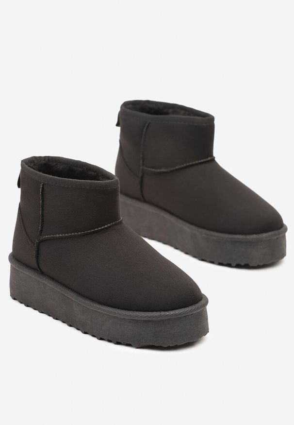 Born2be - Czarne Śniegowce na Grubej Podeszwie Ozdobione Przeszyciami Vertilia. Okazja: na co dzień. Kolor: czarny. Materiał: jeans, puch, wełna. Wzór: aplikacja. Sezon: zima. Styl: elegancki, casual