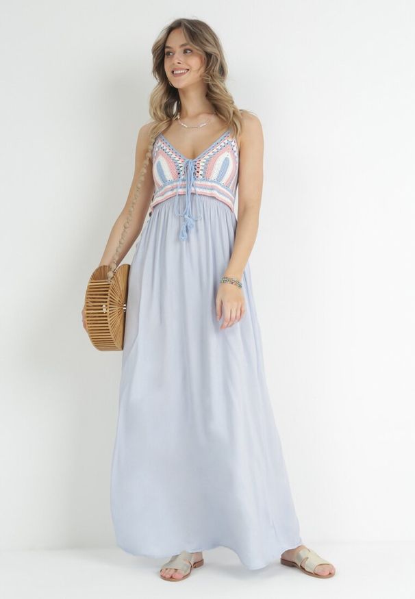 Born2be - Jasnoniebieska Sukienka Wing In. Kolor: niebieski. Materiał: bawełna. Długość rękawa: na ramiączkach. Wzór: aplikacja. Sezon: lato. Długość: maxi