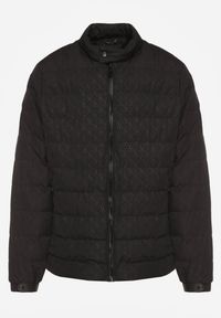 Born2be - Czarna Pikowana Kurtka ze Stójką i Futrzaną Podszewką Silwedea. Okazja: na co dzień. Typ kołnierza: kołnierzyk stójkowy. Kolor: czarny. Materiał: futro. Styl: klasyczny, casual, elegancki #1