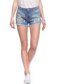 Wrangler - DAMSKIE SPODENKI WRANGLER BOYFRIEND SHORT SUNFADED W29AC293G. Kolor: niebieski. Materiał: jeans. Wzór: aplikacja. Styl: vintage, retro