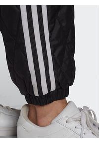 Adidas - adidas Spodnie dresowe adicolor Classics Quilted H43918 Czarny Regular Fit. Kolor: czarny. Materiał: dresówka, syntetyk #6