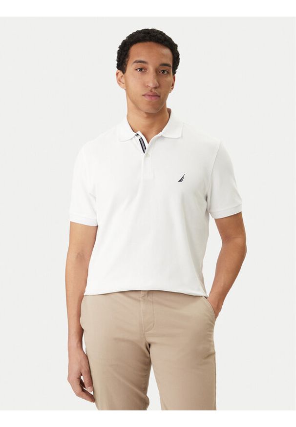 Nautica Polo Cabin NCCR0110 Biały Classic Fit. Typ kołnierza: polo. Kolor: biały. Materiał: syntetyk, bawełna