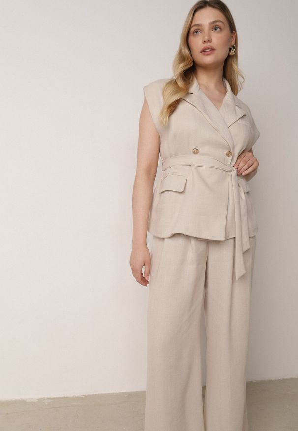 Born2be - Beżowy Elegancki Komplet Garniturowy z Wiskozy Spodnie i Kamizelka z Paskiem Amwyn. Kolor: beżowy. Materiał: wiskoza