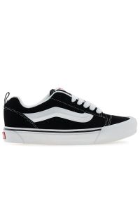 Buty Vans KNU Skool VN0009QC6BT1 - czarne. Okazja: na co dzień. Zapięcie: pasek. Kolor: czarny. Materiał: zamsz, guma, tkanina. Szerokość cholewki: normalna. Model: Vans Old Skool #1