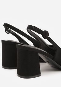 Renee - Czarne Czółenka na Słupku Typu Slingback Tareina. Okazja: na co dzień. Zapięcie: sprzączka. Kolor: czarny. Materiał: prążkowany, jeans. Obcas: na słupku. Styl: casual, elegancki #6