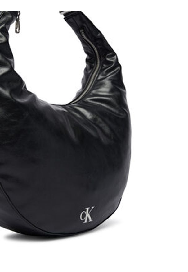 Calvin Klein Torebka Buckle Convertible Hobo Bag LV04F3446G Czarny. Kolor: czarny. Materiał: skórzane