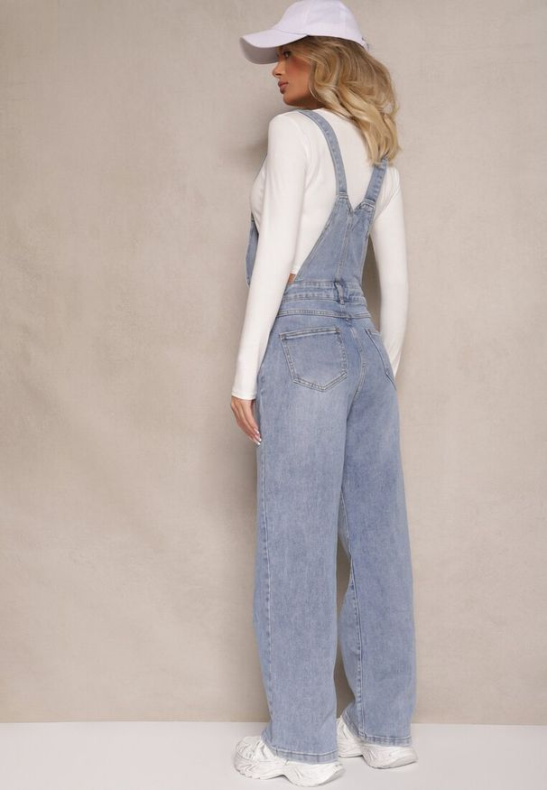 Renee - Niebieskie Regulowane Jeansy Ogrodniczki o Szerokim Kroju Felorien. Okazja: na co dzień. Kolor: niebieski. Styl: elegancki, casual