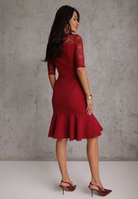 Renee - Bordowa Sukienka VICES o Taliowanym Kroju z Rękawami z Koronki Metirei. Kolor: czerwony. Materiał: koronka. Wzór: koronka. Styl: elegancki #2