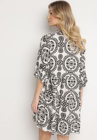 Born2be - Biało-Czarna Bawełniana Sukienka Rozkloszowana z Guzikami Janisse. Okazja: na co dzień. Kolor: czarny. Materiał: bawełna. Typ sukienki: rozkloszowane, proste. Styl: klasyczny, casual, elegancki #3