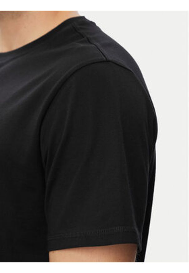 Guess T-Shirt 182676 Czarny Classic Fit. Kolor: czarny