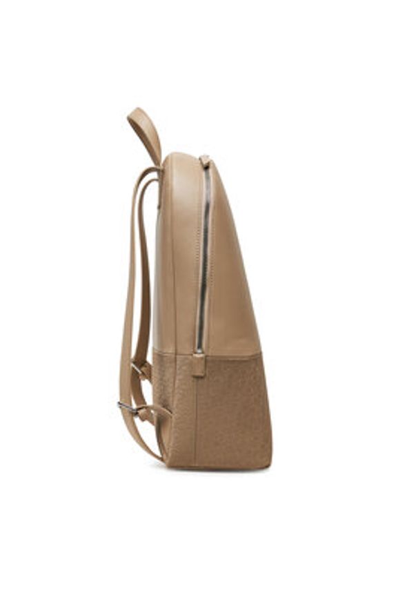 Calvin Klein Plecak Ck Mixmedia Backpack_Mono K60K613184 Beżowy. Kolor: beżowy. Materiał: skóra