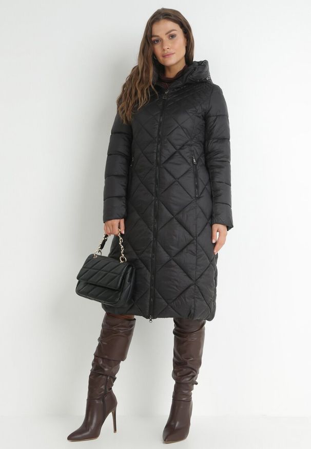 Born2be - Czarna Kurtka za Kolano Pikowana Viphee. Kolor: czarny. Materiał: materiał. Sezon: zima, jesień