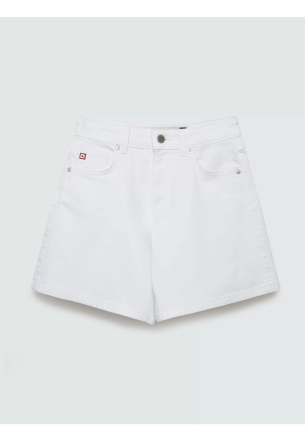Big-Star - Szorty damskie jeansowe białe Soleil 815. Stan: podwyższony. Kolor: biały. Materiał: jeans. Długość: krótkie. Sezon: lato. Styl: klasyczny