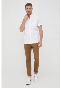 Lacoste koszula bawełniana męska kolor biały regular z kołnierzykiem button-down. Typ kołnierza: button down. Kolor: biały. Materiał: bawełna. Wzór: aplikacja #3